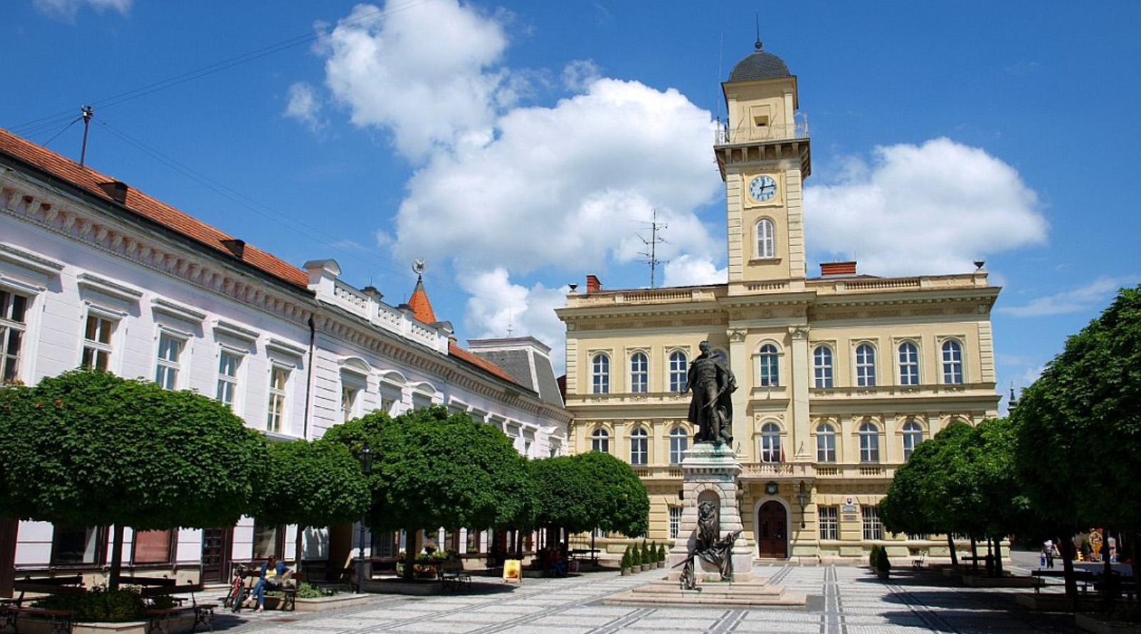 Vásárlás Lányok a Komárom, Komárom-Esztergom