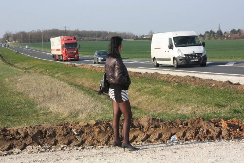 Où  fdansd  a escorte dans Etampes, France