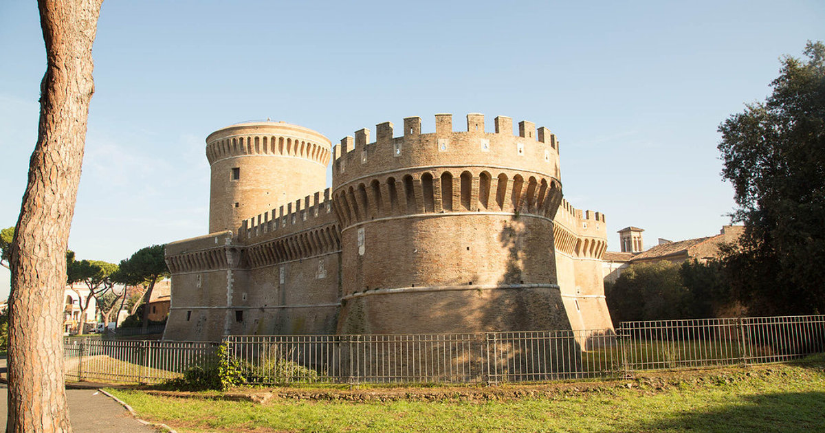 Telefonico di Slut in Acilia-Castel Fusano-Ostia Antica, Lazio