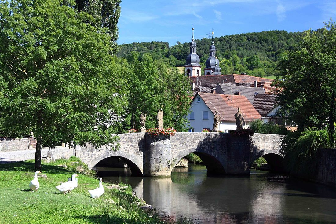 Finden Huren in Lauda-Konigshofen, Baden-Wurttemberg