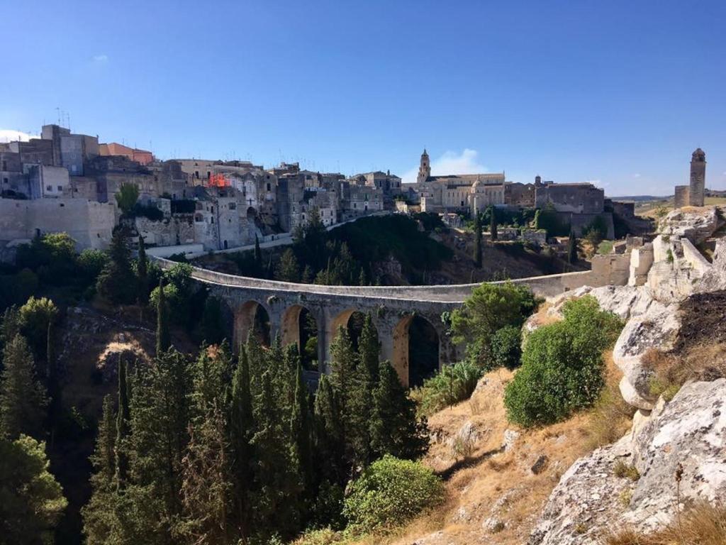 Escort in Gravina in Puglia, Puglia